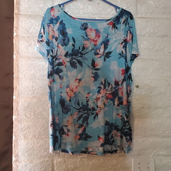 Top - Picture 2 of 2